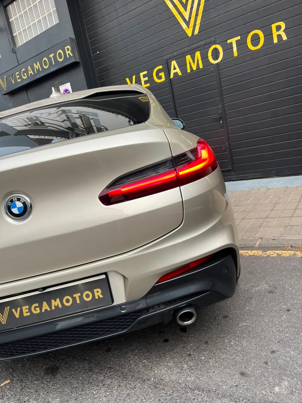 BMW X4 XDRIVE 20I