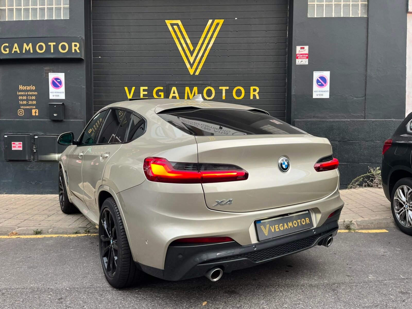 BMW X4 XDRIVE 20I