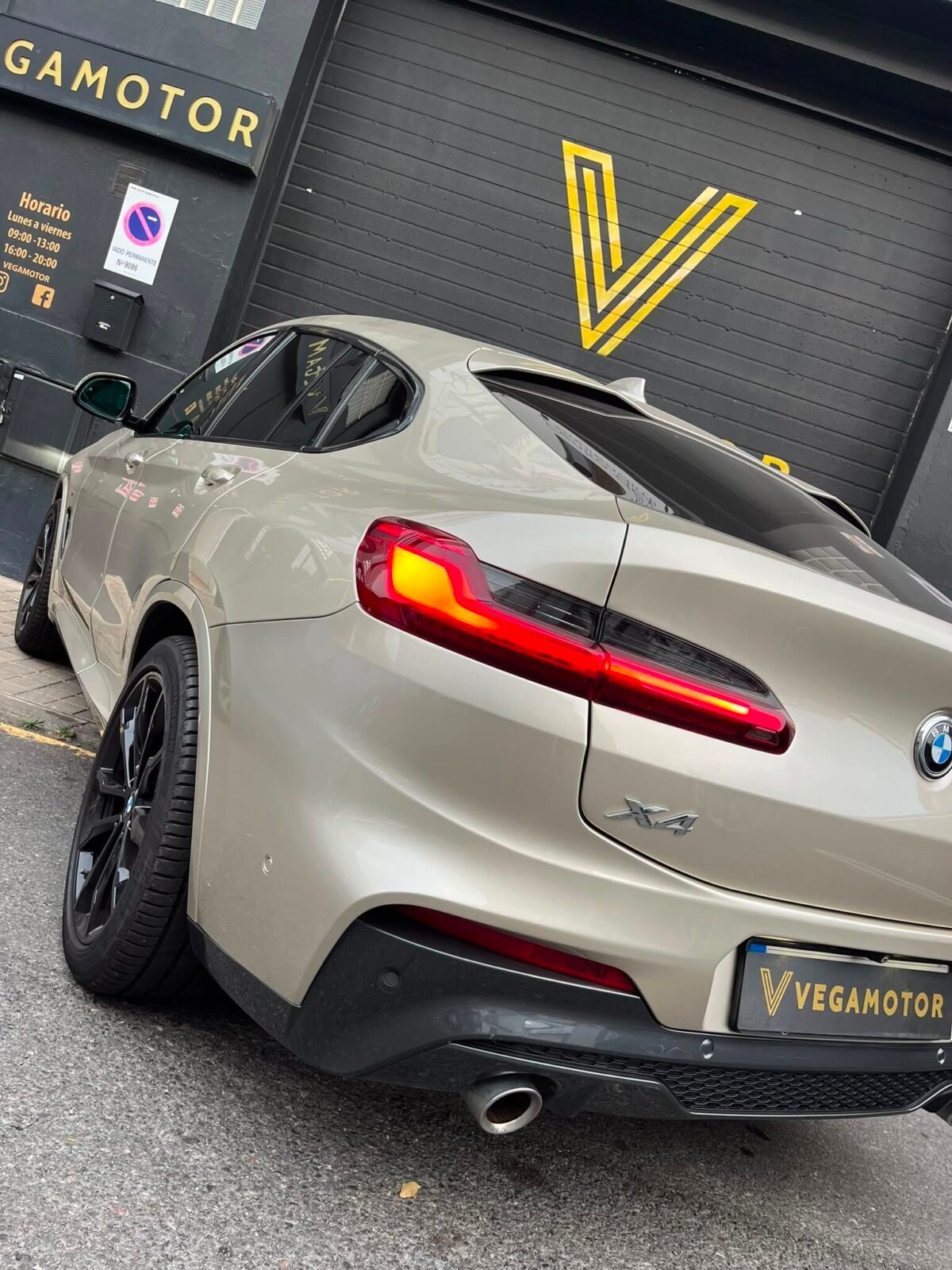 BMW X4 XDRIVE 20I