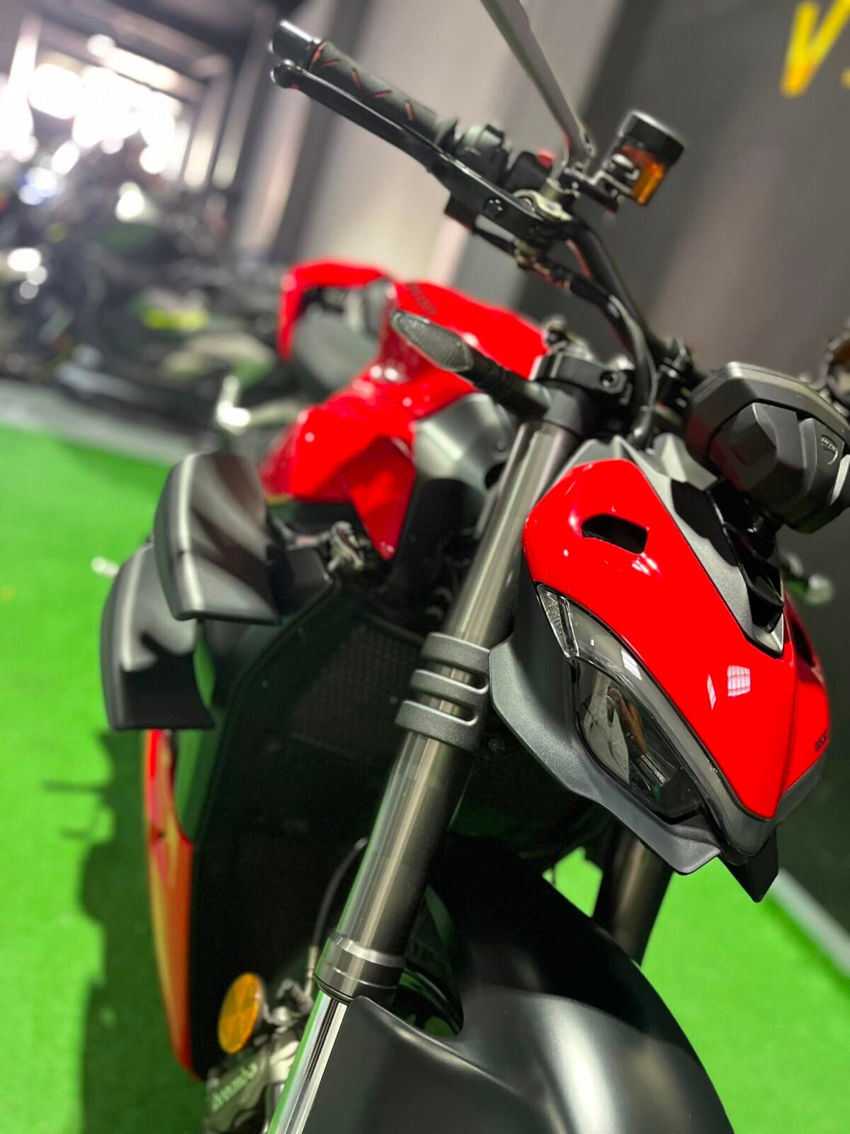 DUCATI STREETFIGTHER V2