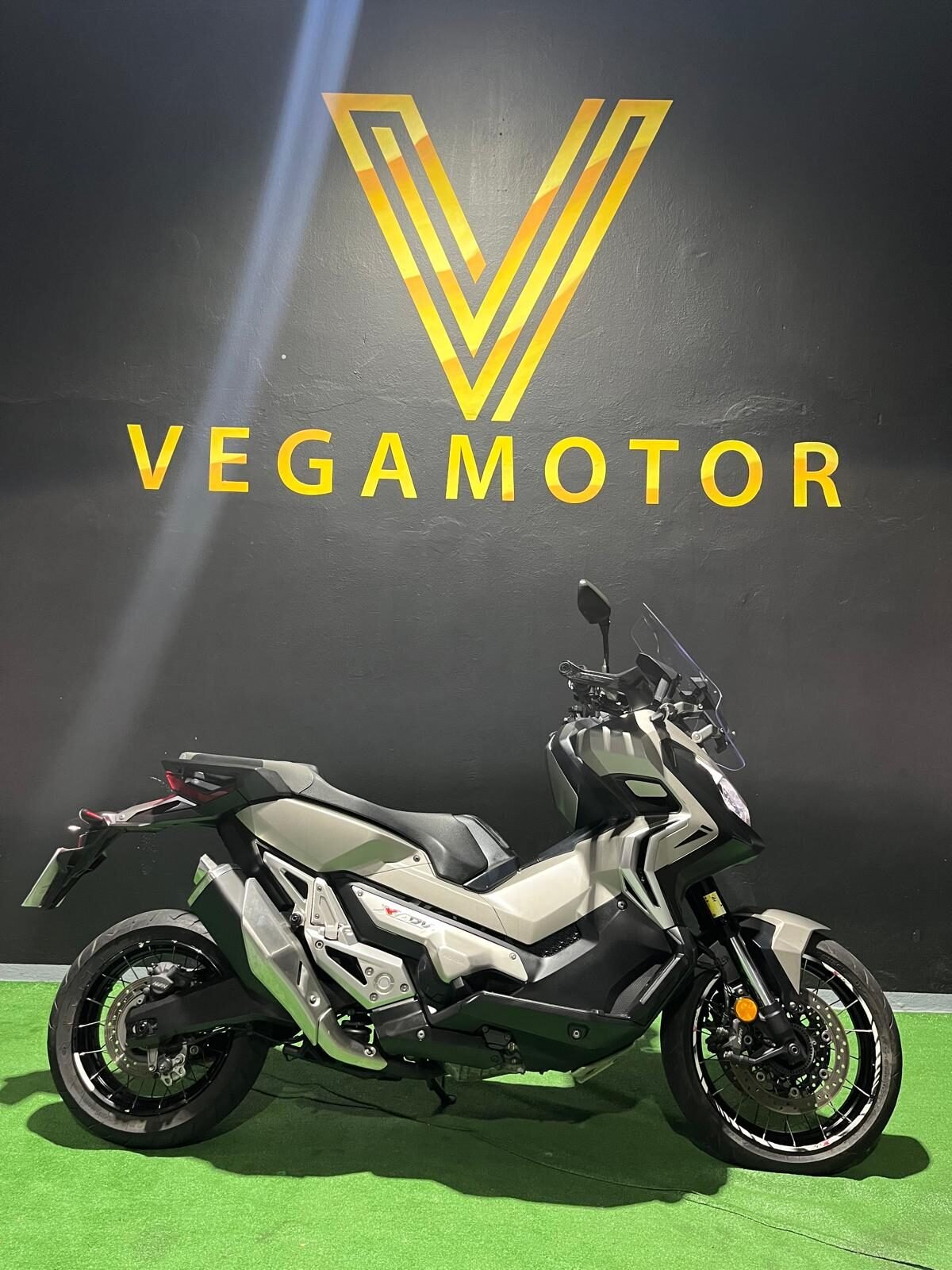 HONDA X-ADV 750