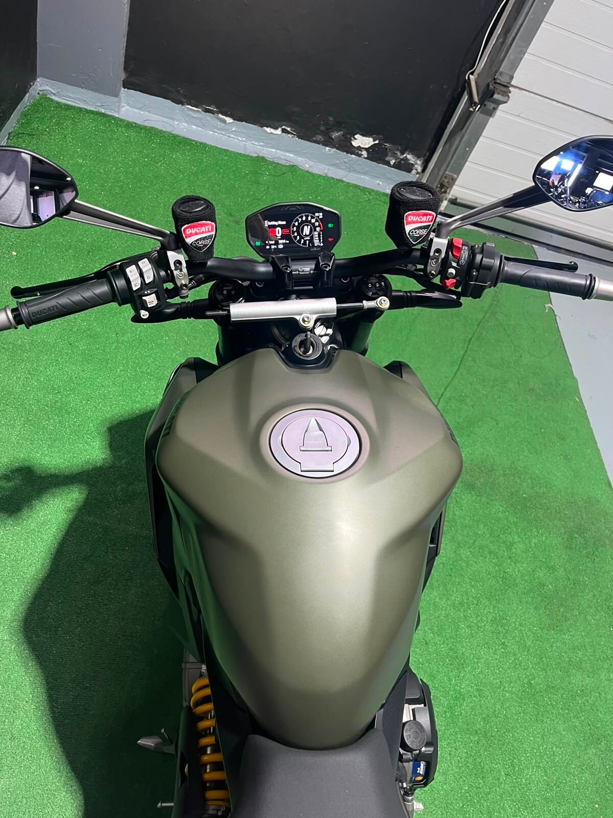 DUCATI STREEFIGHTER V2