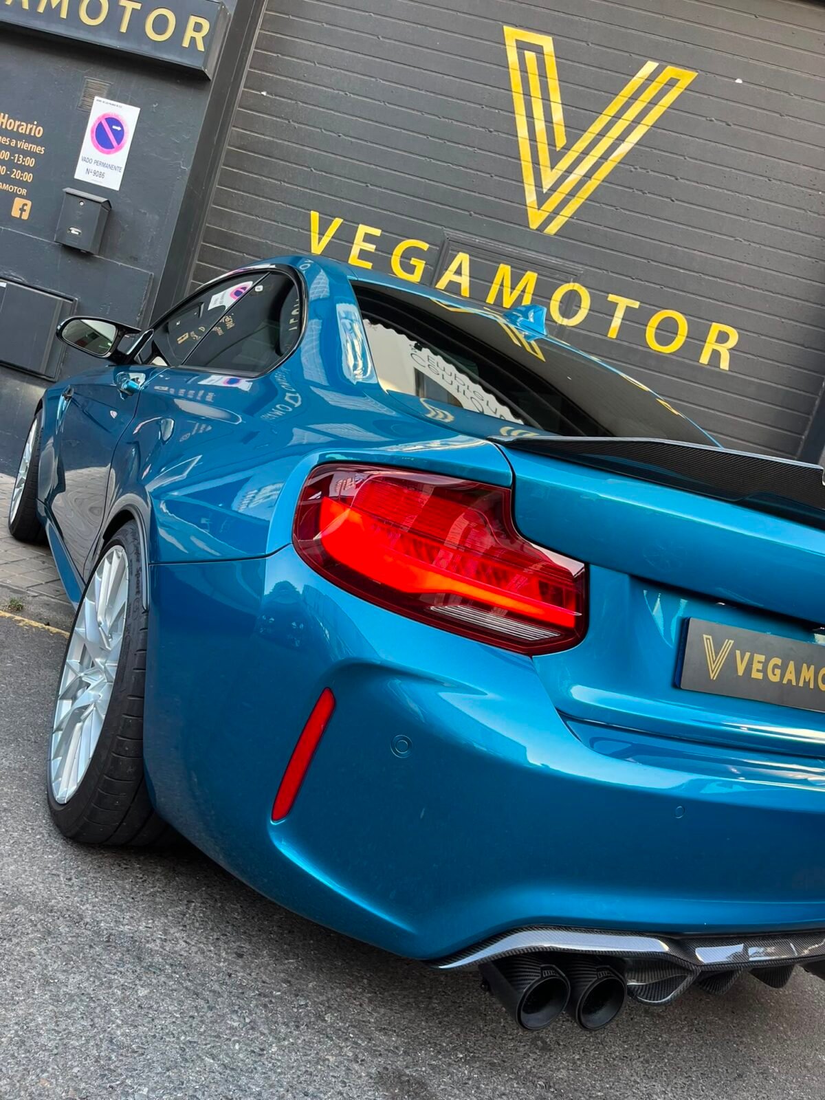 BMW M2 COMPETITION