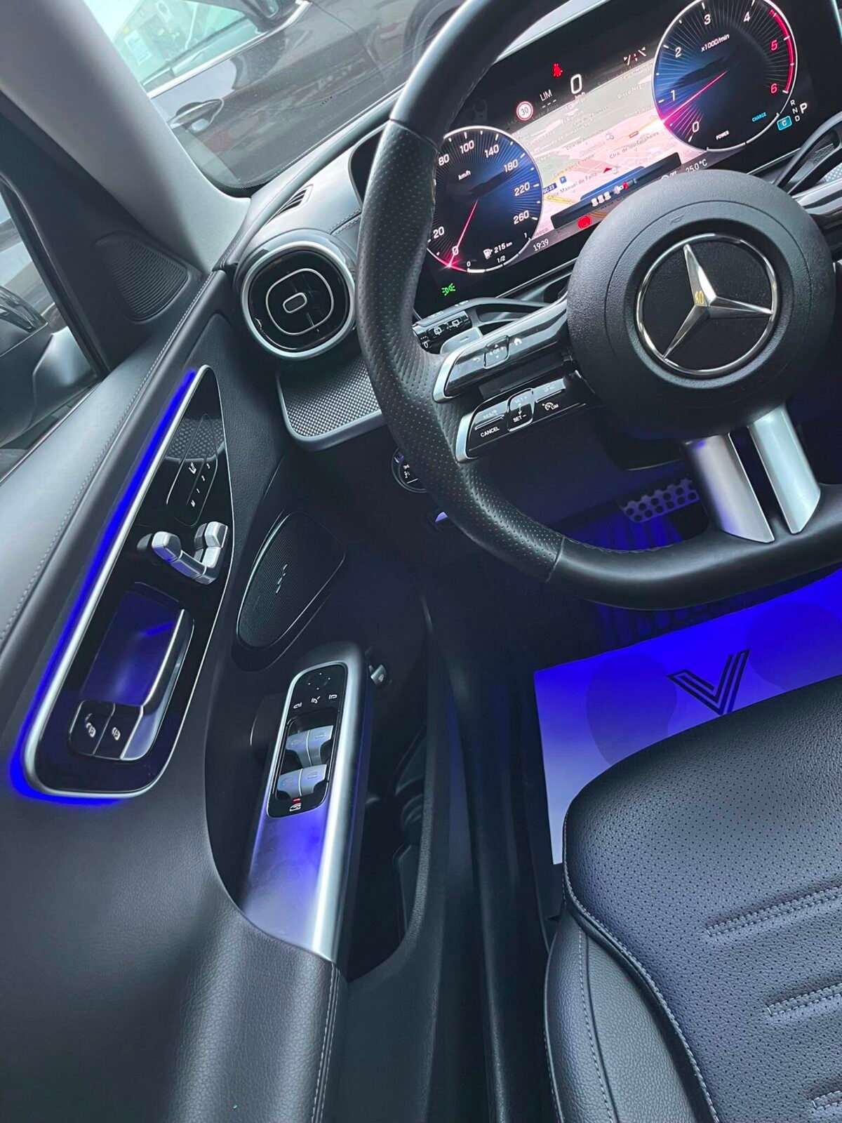 MERCEDES-BENZ C 220D AMG