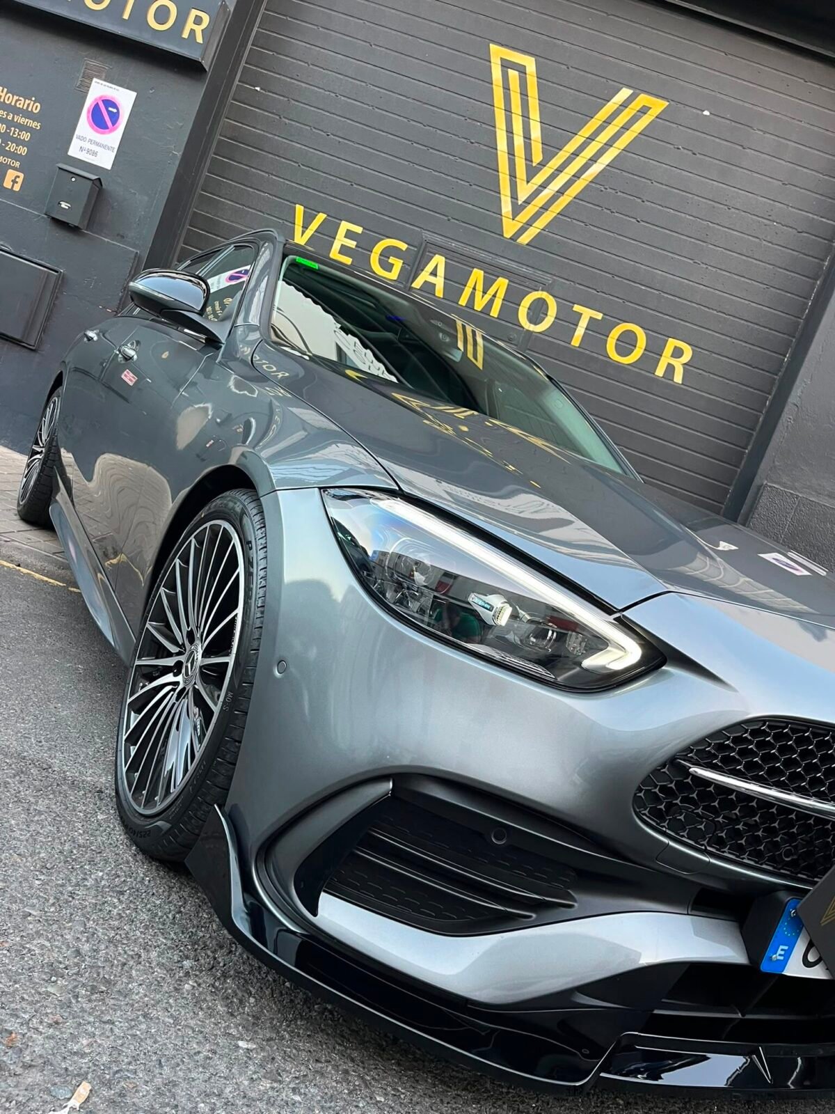 MERCEDES-BENZ C 220D AMG