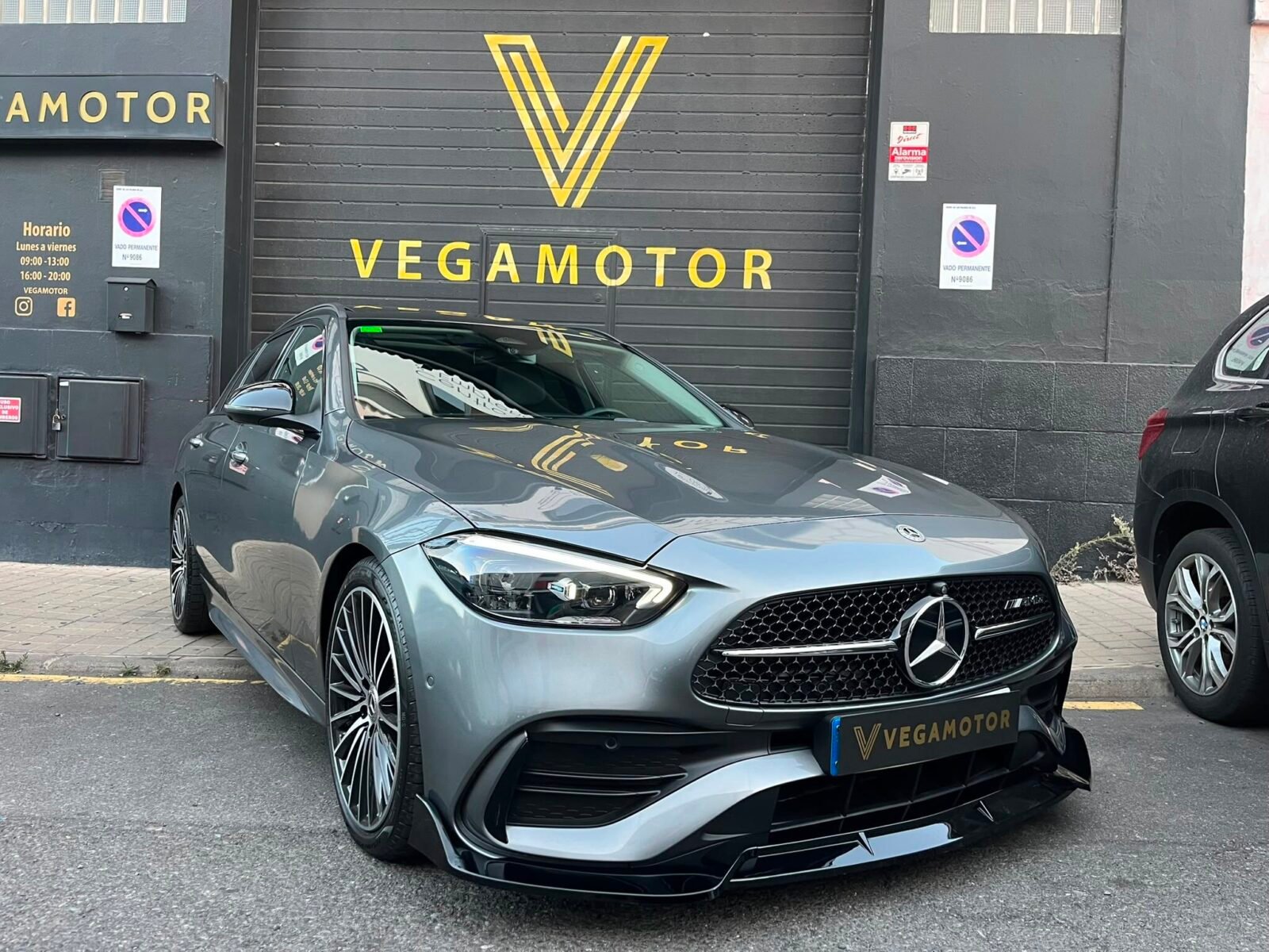 MERCEDES-BENZ C 220D AMG