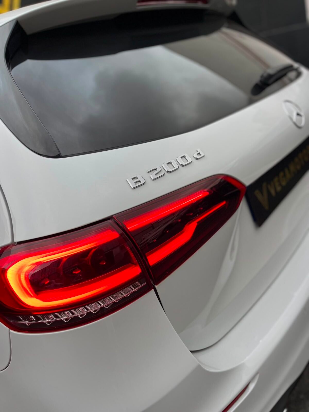 MERCEDES-BENZ CLASE B 200 D