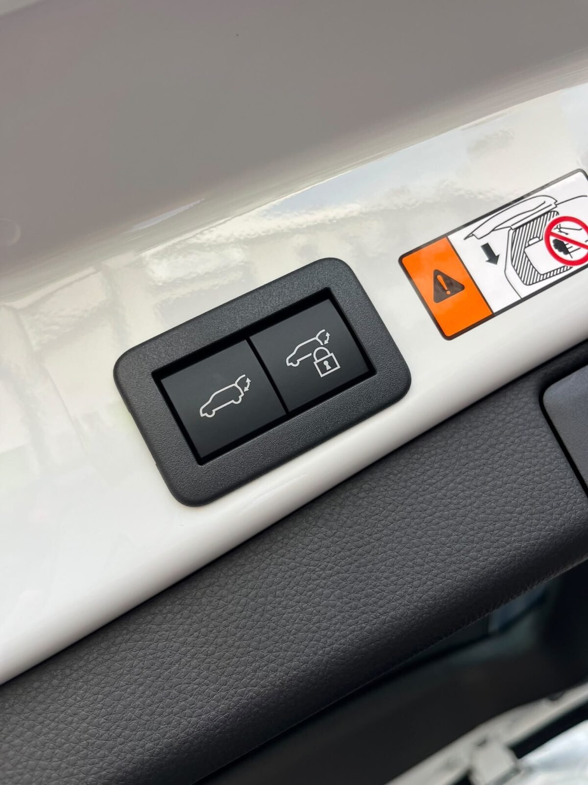 TOYOTA RAV4 PLUG-IN HYBRID SPIRIT