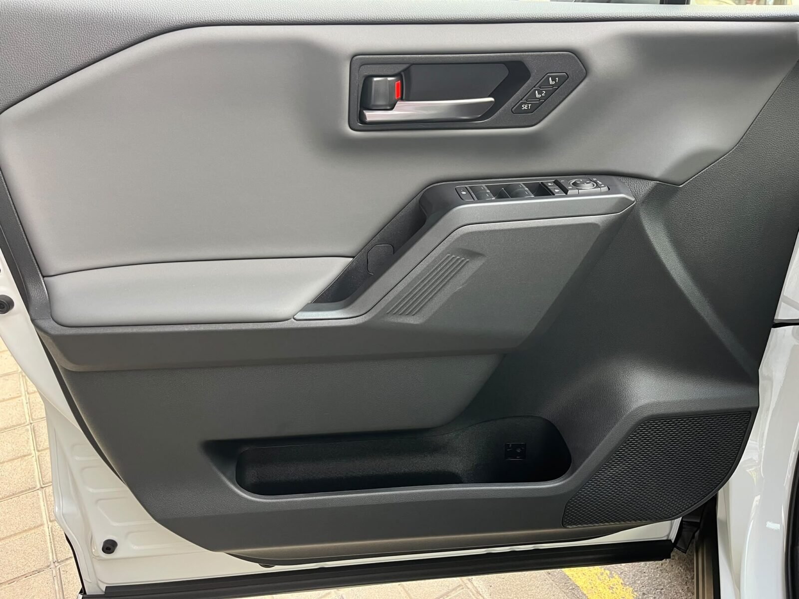 TOYOTA RAV4 PLUG-IN HYBRID SPIRIT