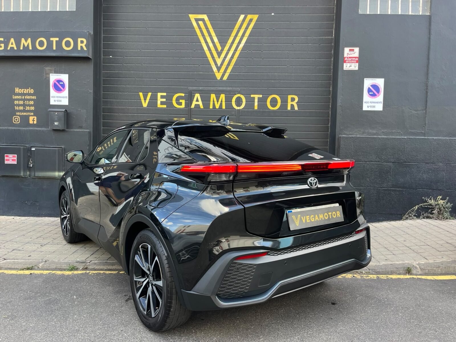 TOYOTA C-HR ADVANCED
